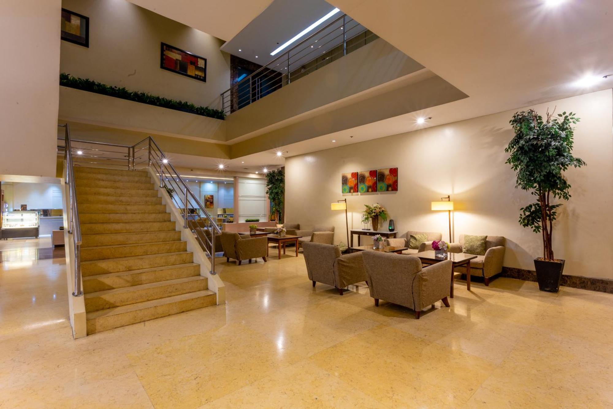 La Breza Hotel Quezon City Ngoại thất bức ảnh