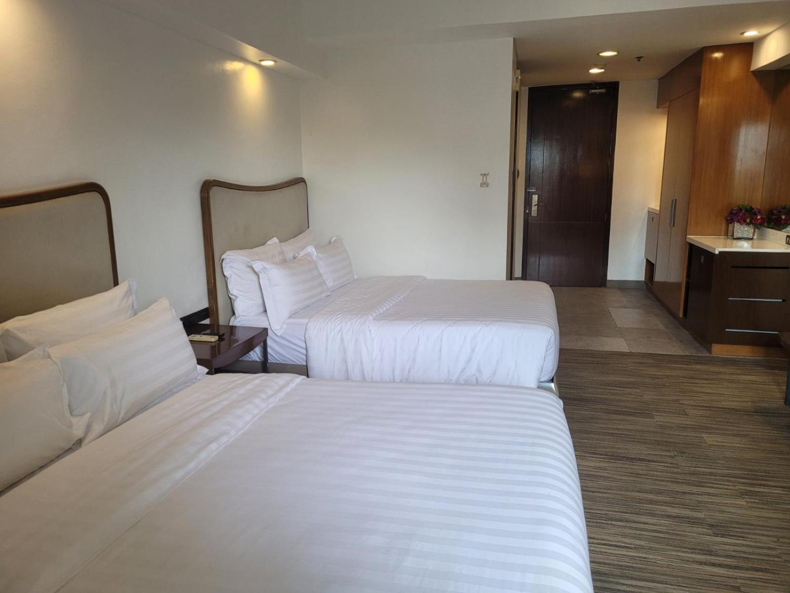 La Breza Hotel Quezon City Ngoại thất bức ảnh