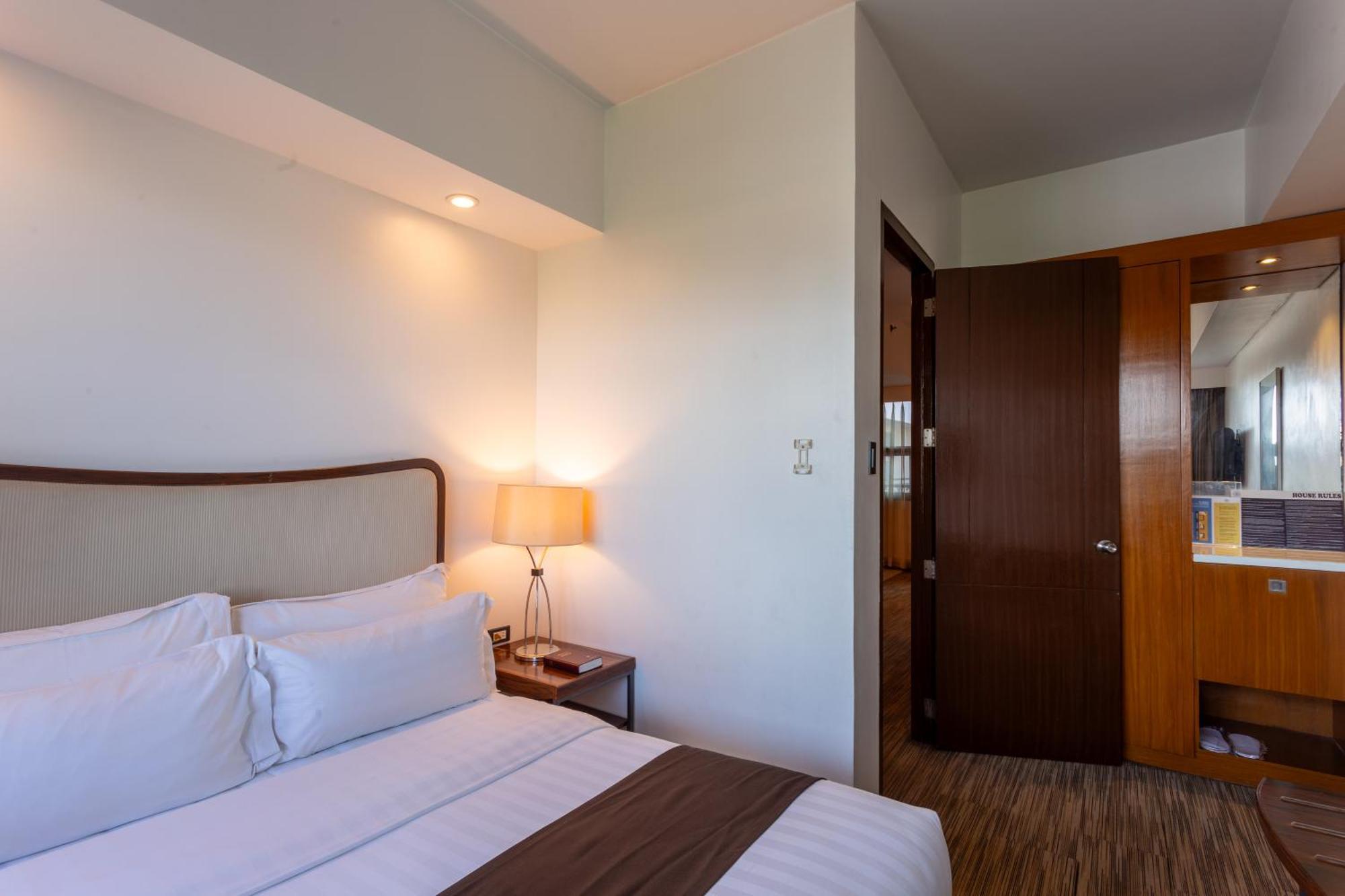 La Breza Hotel Quezon City Ngoại thất bức ảnh