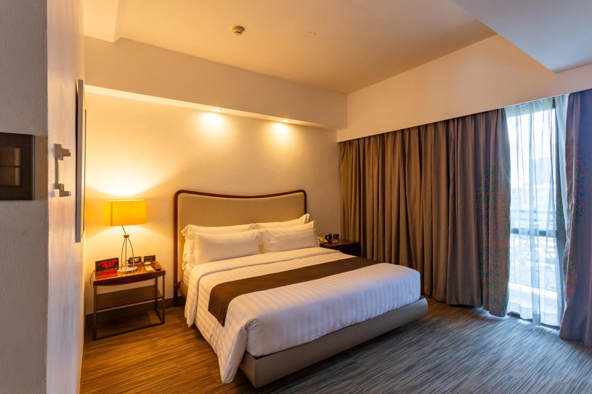 La Breza Hotel Quezon City Ngoại thất bức ảnh